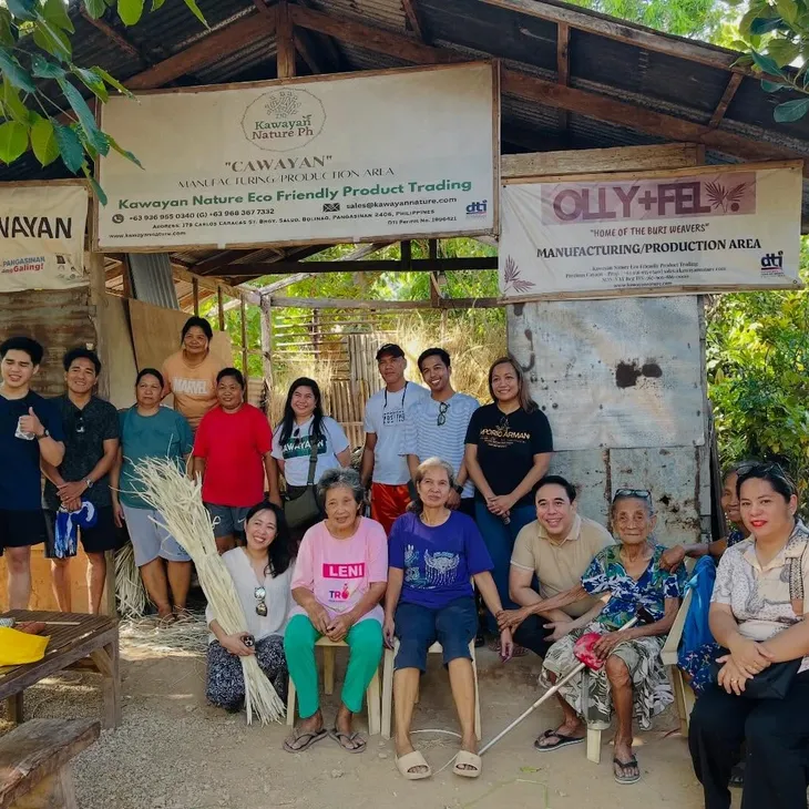 OLLY+FELY team with Kawayan Nature and local buri weavers in Bolinao